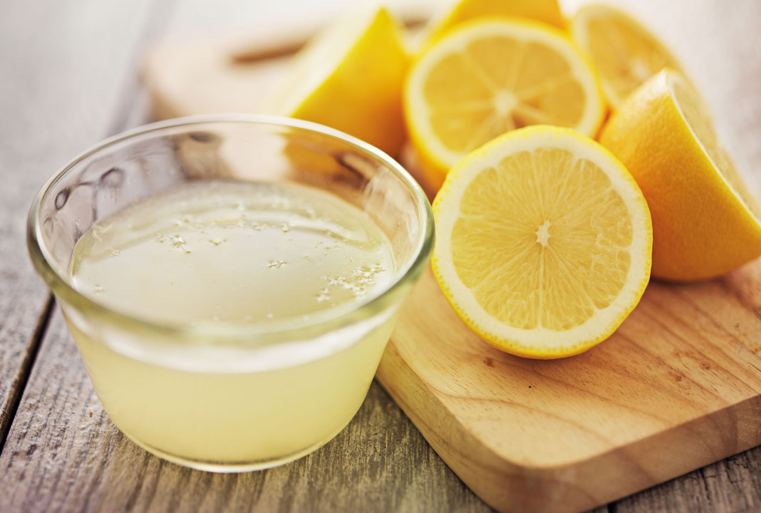 Can people with gas problems drink lemon juice