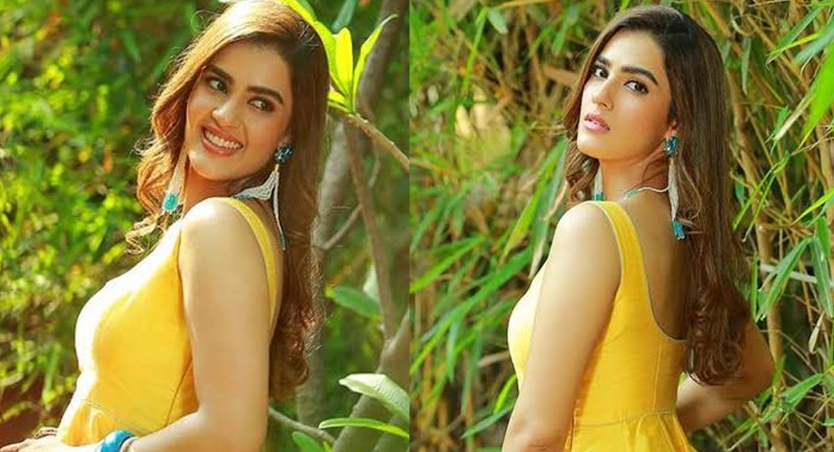 kavya thapar arrest in mumbai