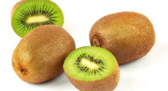 Kiwi : కివీ పండ్ల‌కు ఈ విధంగా సుల‌భంగా పొట్టు తీయండి..!