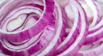 Onions : వేస‌విలో ఉల్లిపాయ‌ల‌ను క‌చ్చితంగా తినాల్సిందే.. ఎందుకో తెలుసా..?