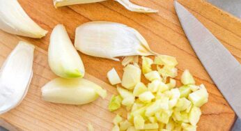 Garlic : ప‌చ్చి వెల్లుల్లిని నేరుగా తిన‌లేరా ? అయితే ఇలా చేస్తే సుల‌భంగా తిన‌వ‌చ్చు..!