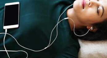 Earphones : రోజూ అదే ప‌నిగా ఇయ‌ర్ ఫోన్స్ వాడుతున్నారా.. అయితే ముందు ఇది చ‌ద‌వండి..