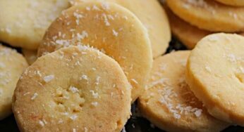 Coconut Biscuits : ఇంట్లోనే ఎంతో రుచిగా కొబ్బ‌రి బిస్కెట్ల‌ను ఇలా చేసుకోవ‌చ్చు..!