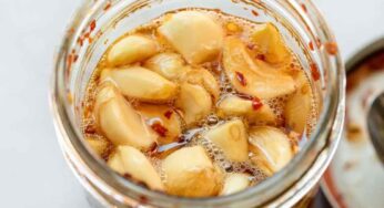 Garlic With Honey : తేనెలో వెల్లుల్లిని రాత్రిపూట నాన‌బెట్టి.. మ‌రుస‌టి రోజు ఉద‌యం తినండి.. ఏం జ‌రుగుతుందంటే..?