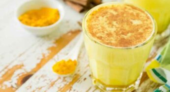 Turmeric Milk : చ‌లికాలంలో రాత్రిపూట పాల‌లో ప‌సుపు క‌లిపి తాగాల్సిందే.. ఎందుకో తెలుసా..?