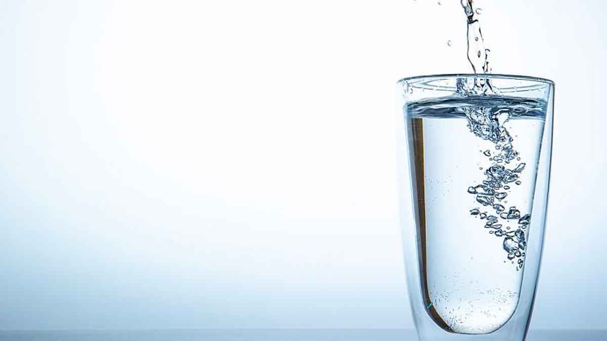 drink one glass of water if you are hungry know why 