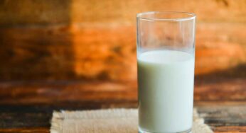 ఆవు పాలు, గేదె పాలు.. ఈ రెండింటిలో ఏ పాలు తాగితే మంచిదో తెలుసా..?