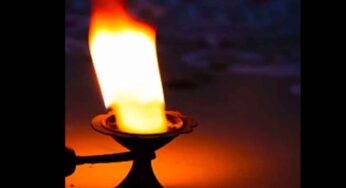 దేవుడి హారతిని కళ్లకు అద్దుకోవద్దట.. ఎందుకంటే?