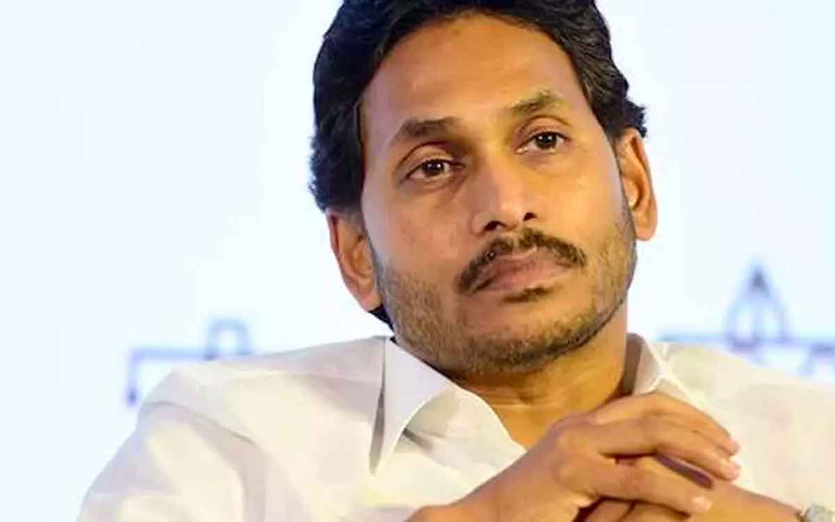 ysrcp leaders very angry on ys jagan and party 