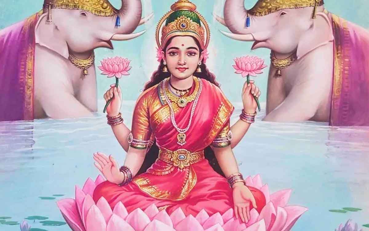 do pooja to lakshmi devi like this to get rid of all money problems 