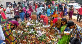పాములకు పాలు, స్వీట్లు జీర్ణం కానప్పటికీ నాగుల చవితి సమయంలో పుట్టలలో పాలు, తీపి పదార్ధాలను ఎందుకు పోస్తారు?