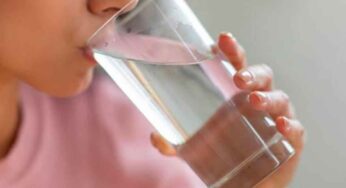 ఉద‌యాన్నే ప‌ర‌గ‌డుపునే నీళ్ల‌ను తాగ‌మ‌ని చెప్ప‌డం వెనుక ఉన్న ర‌హ‌స్యం ఇదే..!