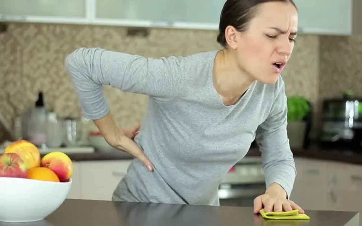 follow these tips to get rid of back pain and eat these foods 