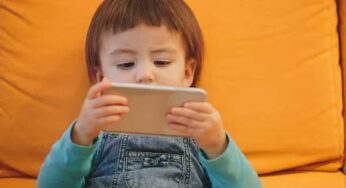 మీ పిల్ల‌ల‌కు అన్నం తినేట‌ప్పుడు ఫోన్ల‌ను ఎక్కువ‌గా ఇస్తున్నారా.. అయితే జాగ్ర‌త్త‌..!