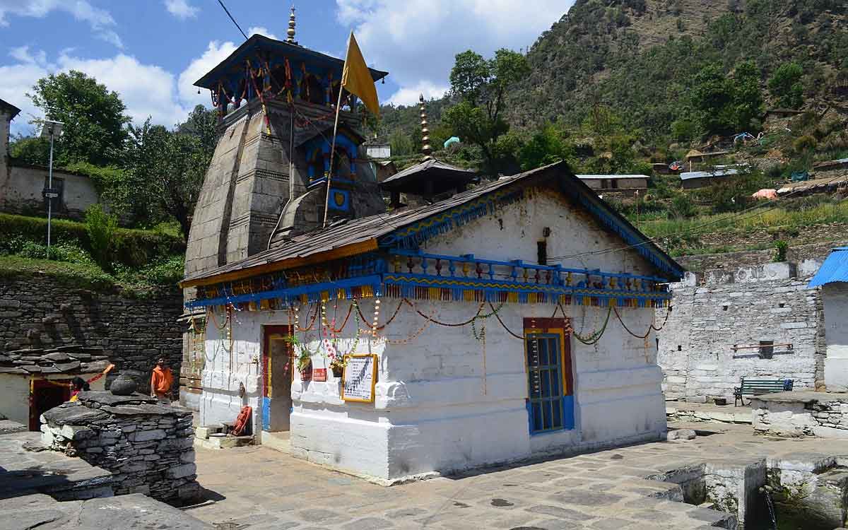 do you know where is triyugi narayan temple is 